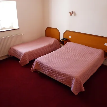 Le Clos St Jacques Hotel 3*